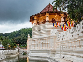 Temple of the Tooth, Kandy